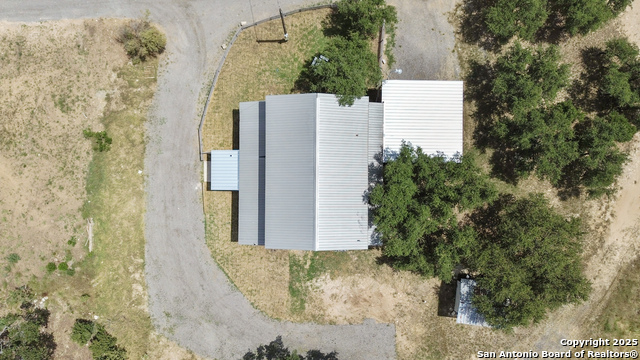 Listing photo id 40 for 323 Lakeside