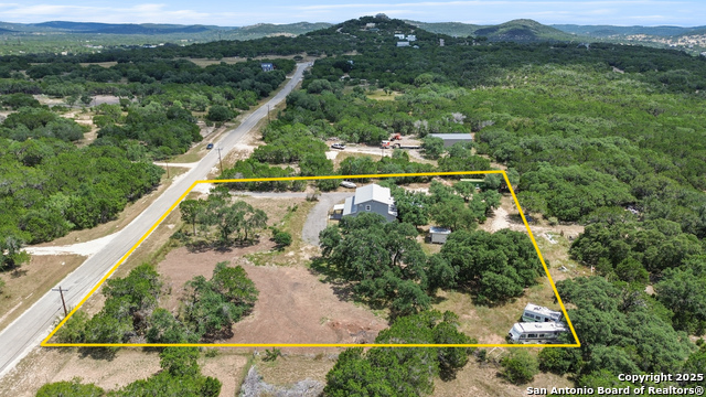 Listing photo id 41 for 323 Lakeside