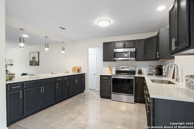 Listing photo id 8 for 3115 Bluefield