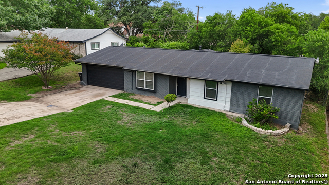 Listing photo id 0 for 3115 Bluefield