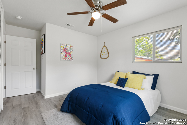 Listing photo id 24 for 3115 Bluefield