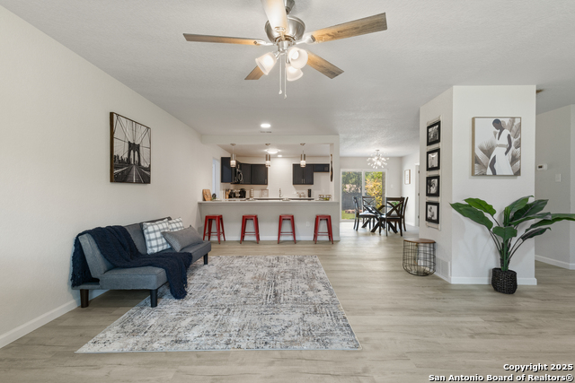 Listing photo id 5 for 3115 Bluefield