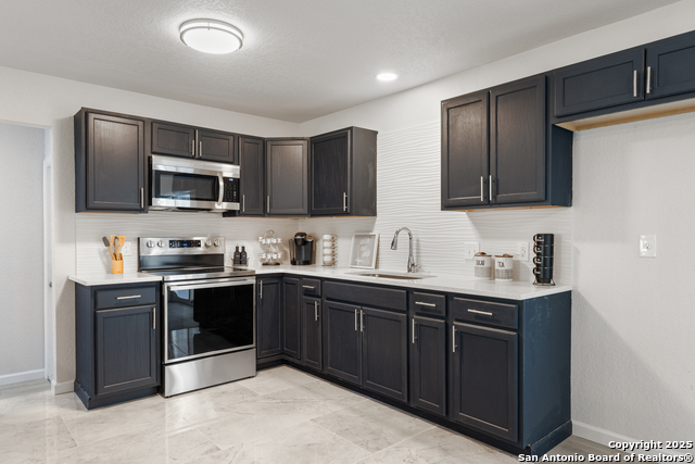 Listing photo id 7 for 3115 Bluefield