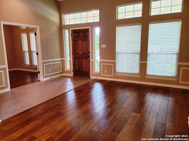 Image 4 of 35 For 2524 Melville