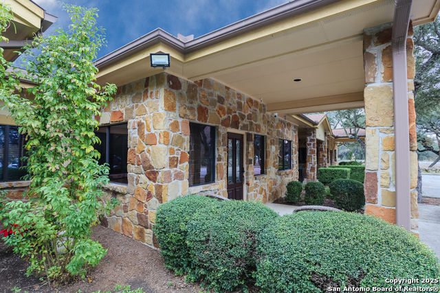 Listing photo id 1 for 19115 Fm 2252  3