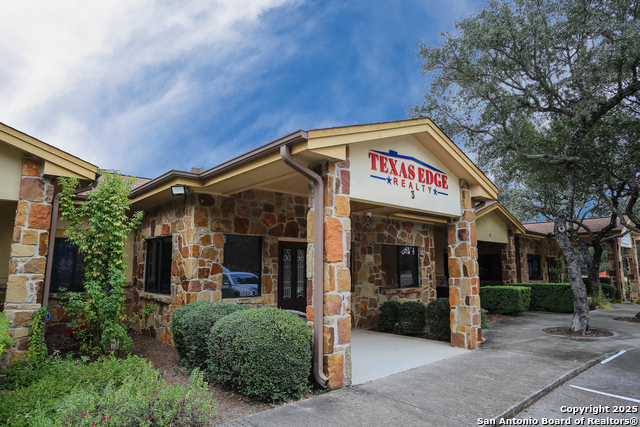 Listing photo id 2 for 19115 Fm 2252  3