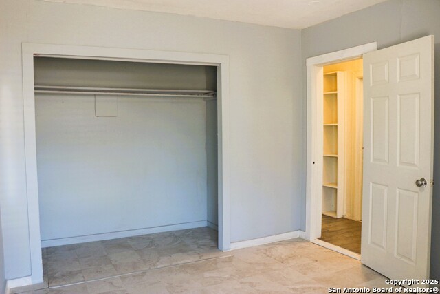 Image 12 of 13 For 718 Poinsettia