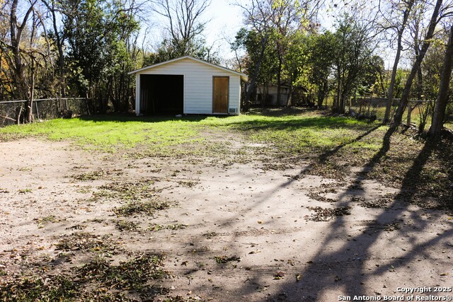Image 2 of 13 For 718 Poinsettia