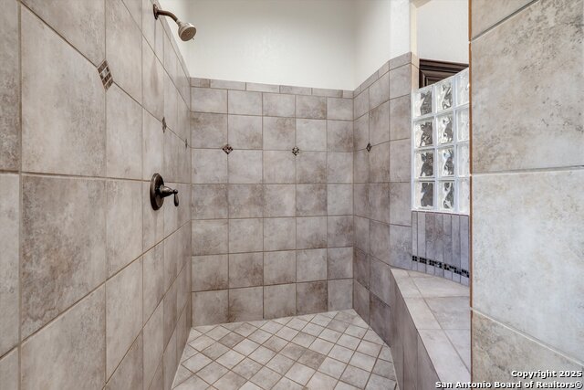 Listing photo id 14 for 11322 Begonia Rock