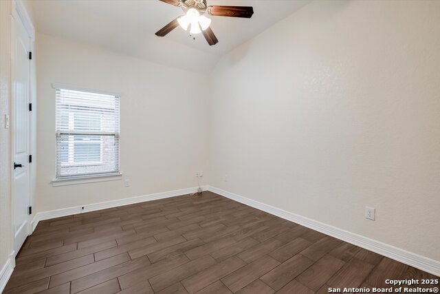 Listing photo id 17 for 11322 Begonia Rock