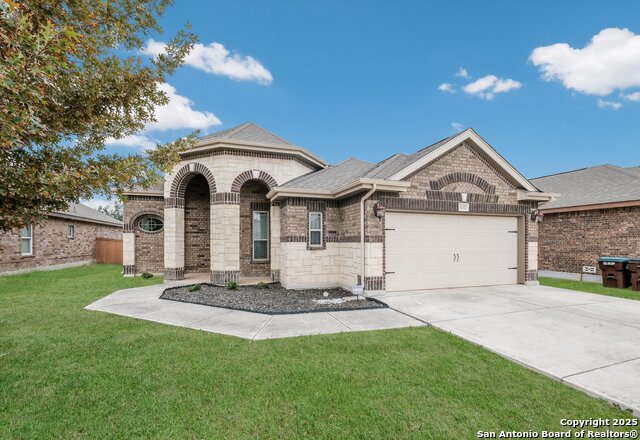 Listing photo id 0 for 11322 Begonia Rock