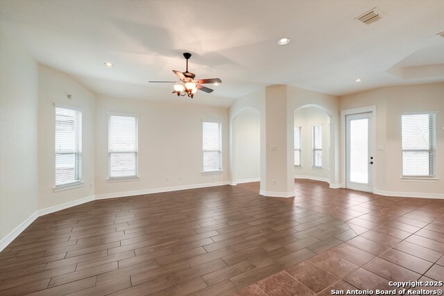 Listing photo id 4 for 11322 Begonia Rock