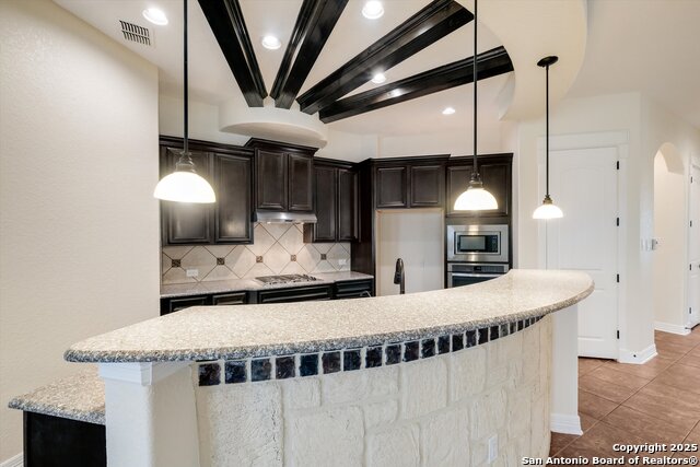 Listing photo id 6 for 11322 Begonia Rock