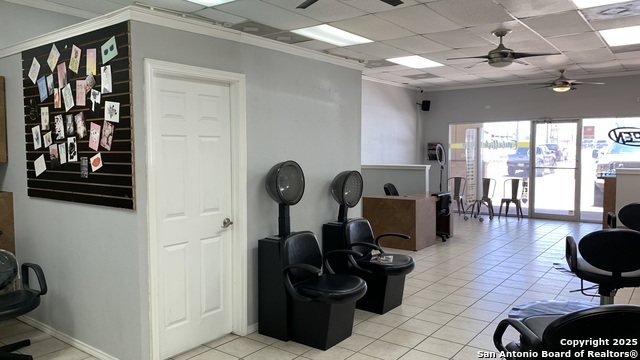 Listing photo id 3 for 603 Isom  109