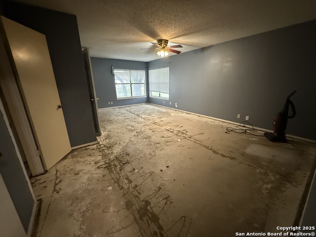 Image 15 of 17 For 12319 Autumn Vista