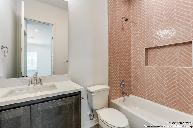 Image 10 of 18 For 146 Porter  201