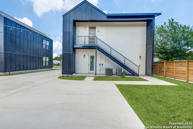 Image 14 of 18 For 146 Porter  201