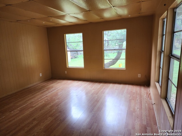 Listing photo id 6 for 520 Royal Oak