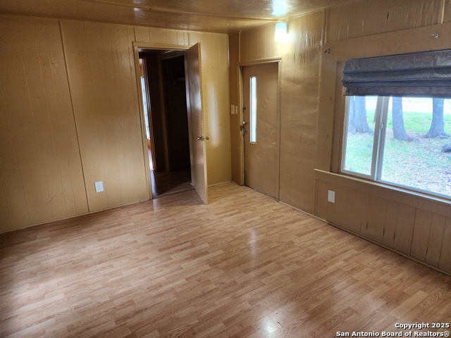 Listing photo id 7 for 520 Royal Oak