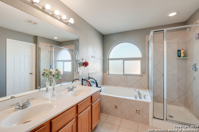 Listing photo id 12 for 6927 Macaway