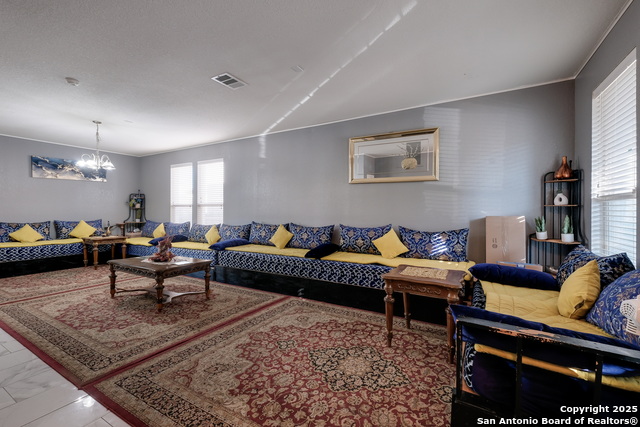 Listing photo id 1 for 6927 Macaway