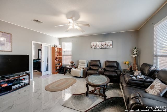 Listing photo id 7 for 6927 Macaway