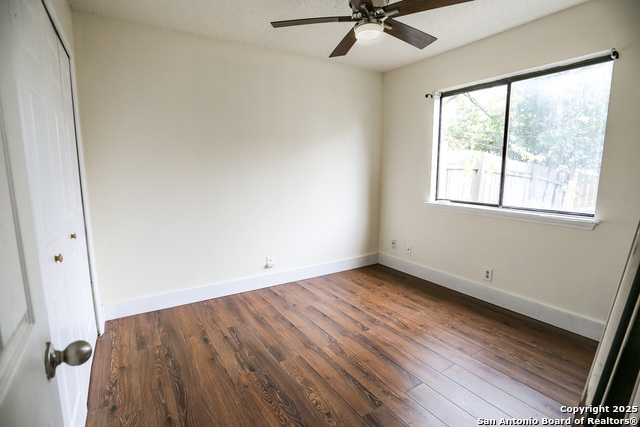 Listing photo id 15 for 8533 Wood Arbor