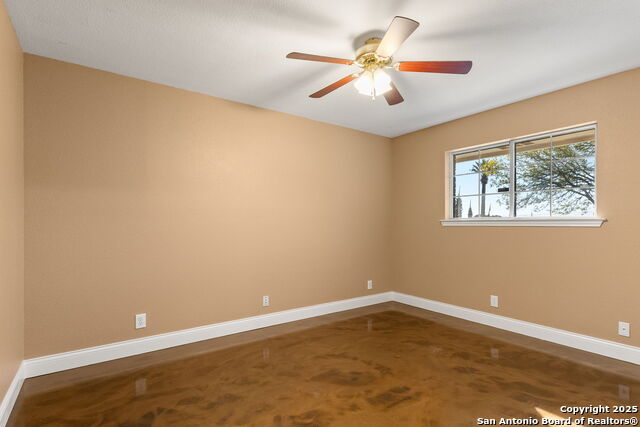 Listing photo id 13 for 313 Ridge Crest