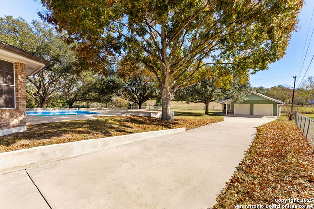 Listing photo id 28 for 313 Ridge Crest