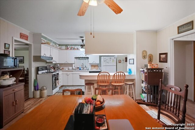 Listing photo id 5 for 1000 Austin St.