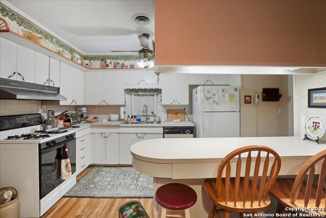 Listing photo id 6 for 1000 Austin St.