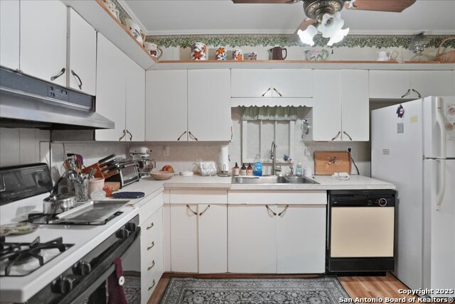 Listing photo id 7 for 1000 Austin St.