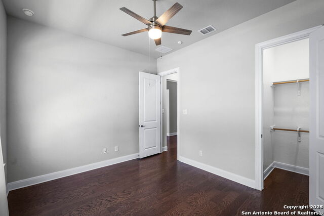 Listing photo id 16 for 623 Guenther N