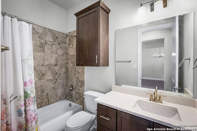 Listing photo id 17 for 623 Guenther N