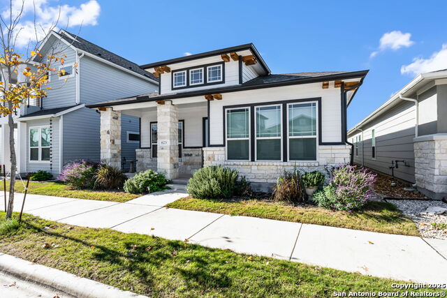 Listing photo id 0 for 623 Guenther N