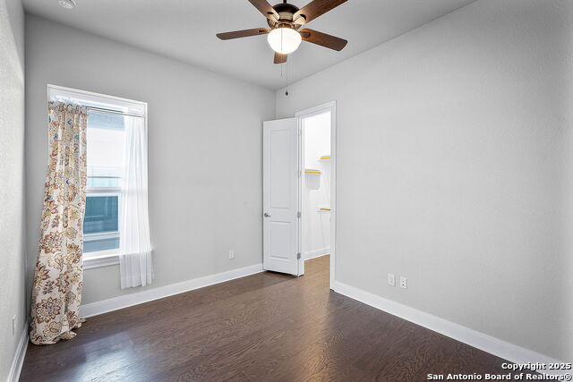 Listing photo id 18 for 623 Guenther N