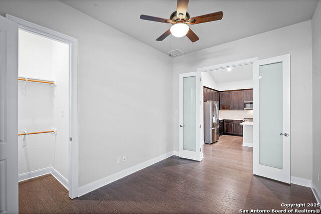 Listing photo id 20 for 623 Guenther N