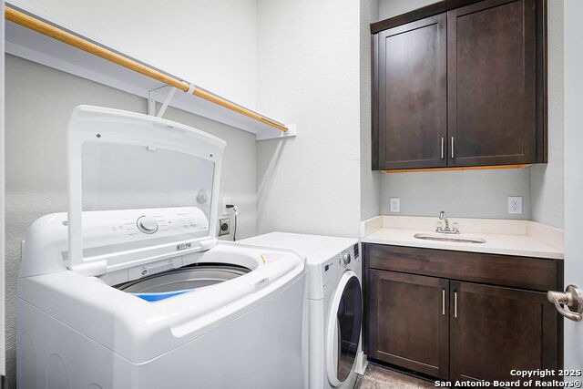 Listing photo id 21 for 623 Guenther N