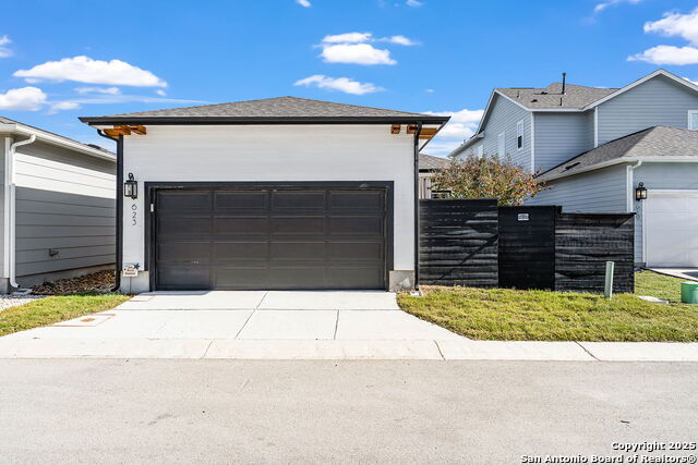 Listing photo id 27 for 623 Guenther N