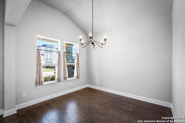 Listing photo id 2 for 623 Guenther N