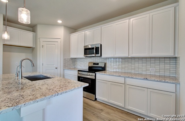 Listing photo id 1 for 960 Tornado Ridge