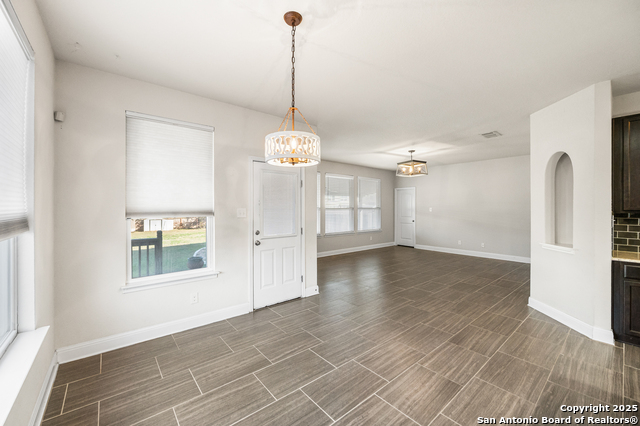 Listing photo id 13 for 5903 Carriage