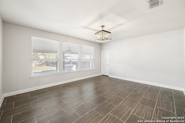 Listing photo id 17 for 5903 Carriage