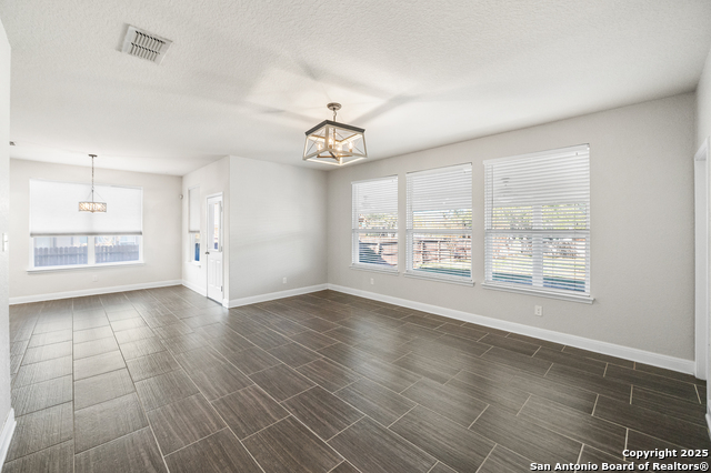 Listing photo id 18 for 5903 Carriage