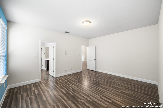 Listing photo id 24 for 5903 Carriage