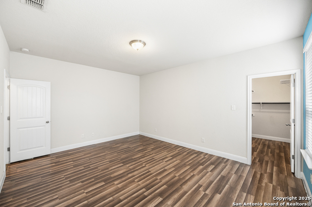 Listing photo id 25 for 5903 Carriage