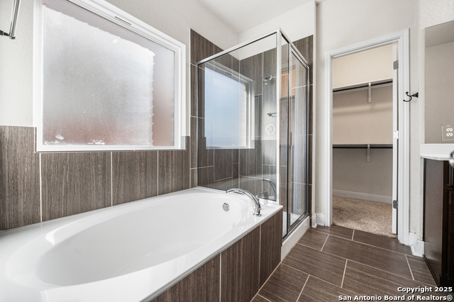 Listing photo id 27 for 5903 Carriage