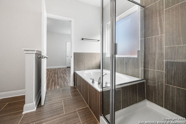 Listing photo id 28 for 5903 Carriage