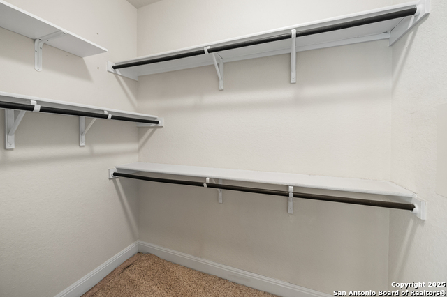 Listing photo id 30 for 5903 Carriage