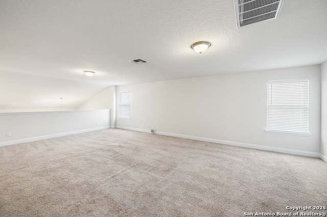 Listing photo id 34 for 5903 Carriage